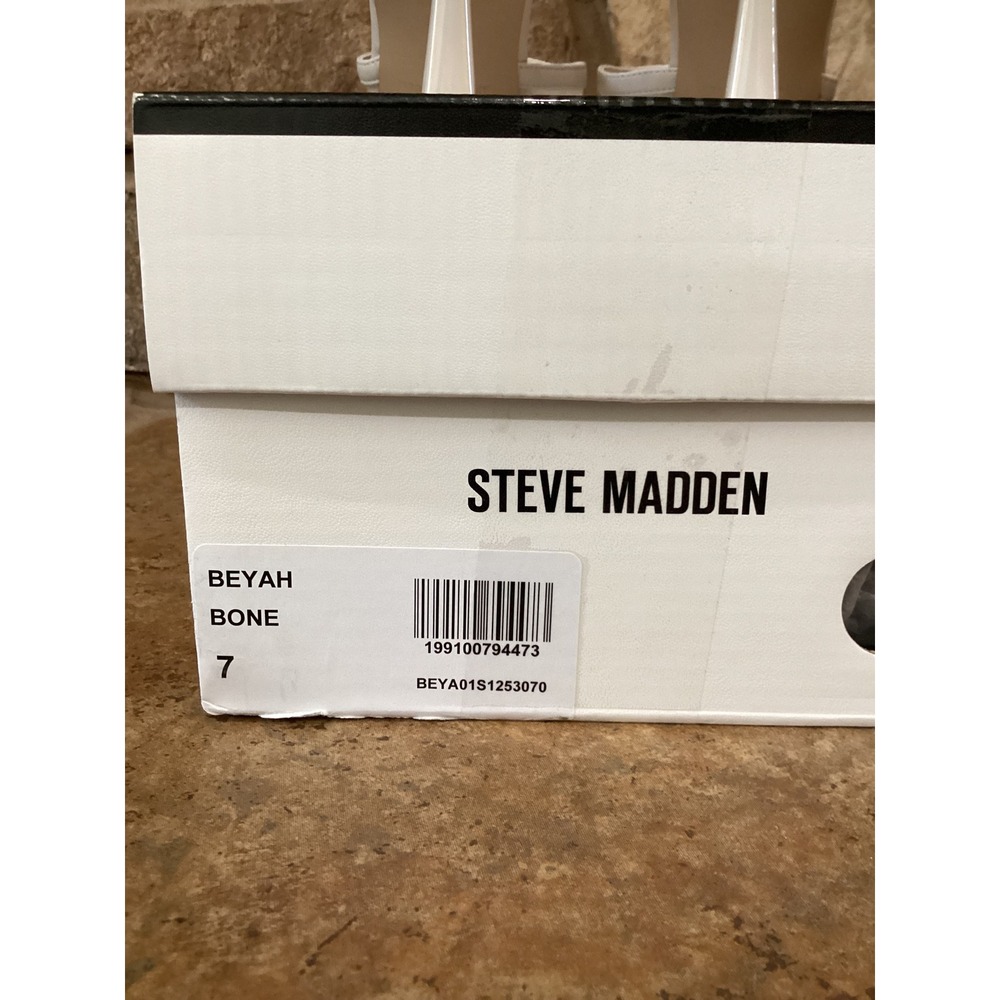 Steve Madden White Pointed Slingback Heels - Picture 8 of 8